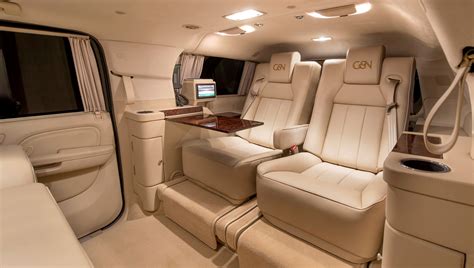 2025 Cadillac Escalade ESV Specs: Where Elegance Meets Grandeur ...