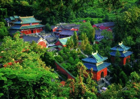 长安月 (Taoist temples on Wudang Mountains, Hubei, China....)