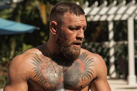 Conor McGregor shows off welterweight transformation - Daily Star