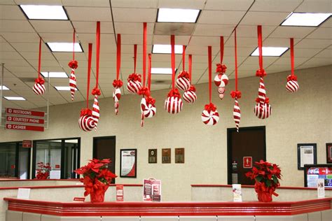 40 Office Christmas Decorating Ideas - All About Christmas