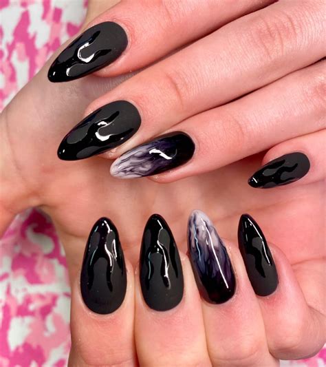 26 Chic Black Matte Nail Designs Are Both Timeless and Trendy