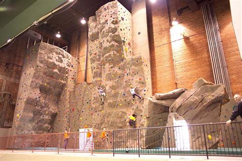 Long Lines Family Rec Center Climbing Wall | Sioux City, Iowa | Travel Iowa