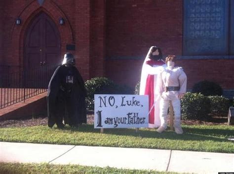 Church's Halloween Display Is Awesome (PHOTO) | HuffPost