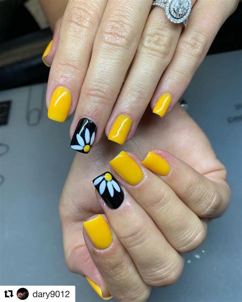 Daisy Flower Nails Art – ADDICFASHION