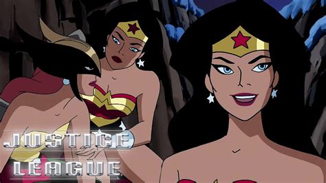 Justice League Wonder Woman : Justice League 2017 Wonder Woman Saves ...