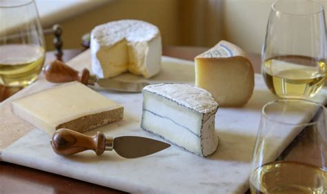 Wine and Cheese Pairing Tips: Best Cheeses with Cabernet Sauvignon