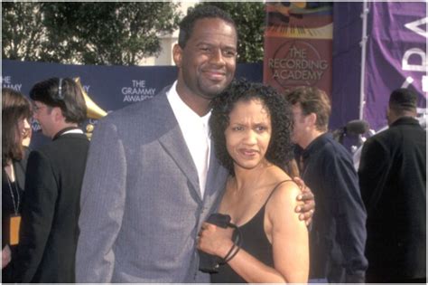 Brian McKnight Net Worth | Wife (Leilani Mendoza) - Famous People Today