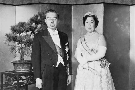 Japanese monarchy facts and information