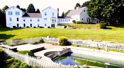 Sold! Kid Rock’s Massive Childhood Mansion – For A Mind-Blowingly Low ...