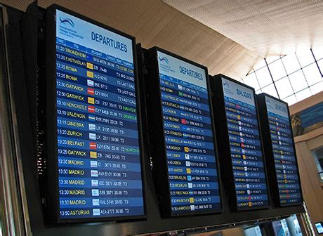 Departures at Malaga Airport – Live Arrivals Board