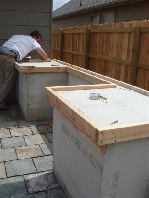 How to Build Outdoor Kitchen Cabinets?