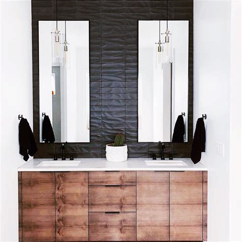 11 Ways to Beautifully Bring Black Subway Tile Into Your Home