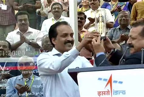 ISRO Team Members Share Delight As Chandrayaan-3 Mission Successfully ...