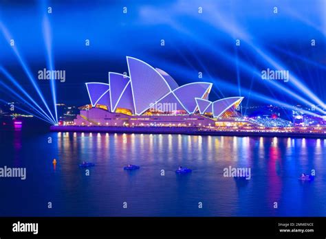 Fireworks conclude Australia Day 2023 at Sydney Opera House. The annual ...