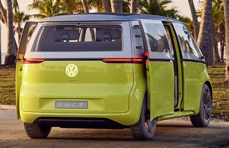 The all-electric and autonomous Volkswagen ID BUZZ minivan | Electric ...