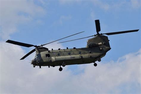 Boeing CH-47 Chinook: Photos, History, Specification