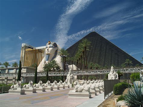 Luxor Las Vegas - Wikipedia