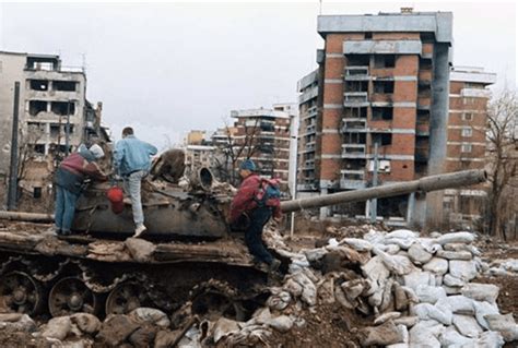 The Brutality of the Bosnian War Reflected in These Heartbreaking ...