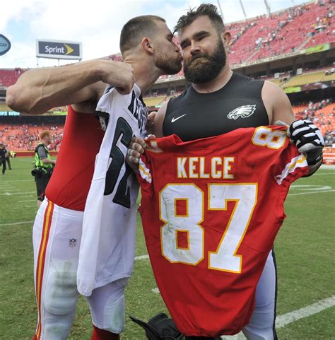 Travis Kelce records Christmas song as Taylor Swift fans call for duet ...