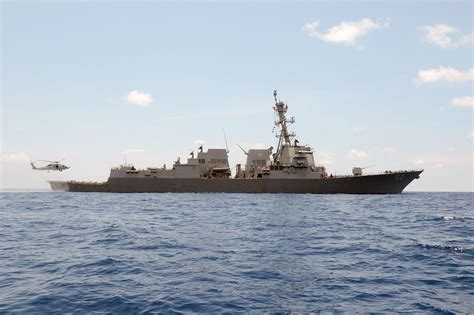 USS Momsen makes mid-deployment visit to Subic Bay | Commander, U.S ...