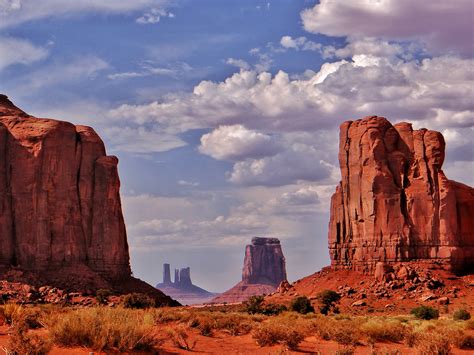 Watch the unique rock formations at Monument Valley (video incl ...