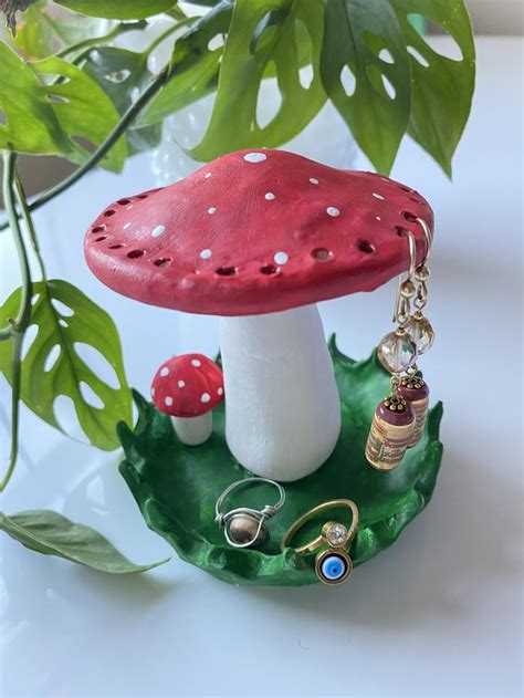 Classic Red Handmade Clay Mushroom Earring Holder in 2021 | Clay crafts ...