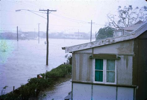 Cyclone Althea damage, Hyde Park, 1971 | Queensland Historical Atlas