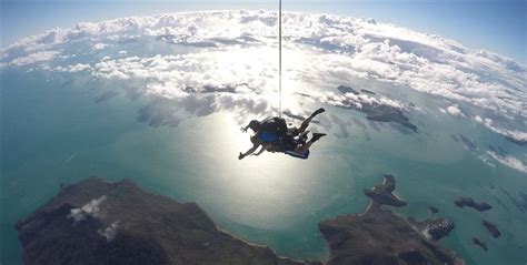 Skydive Airlie Beach | Whitsundays Day Tours | AirlieBeach.com