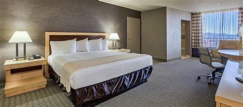 Deluxe Rooms | Downtown Las Vegas | Plaza Hotel Casino