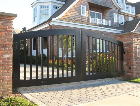 Simple Gate Design For Small House: 15 Best Front Gate Ideas | Metal ...