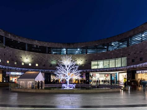 Milton Keynes Shopping Centre Christmas Project & Light Installation