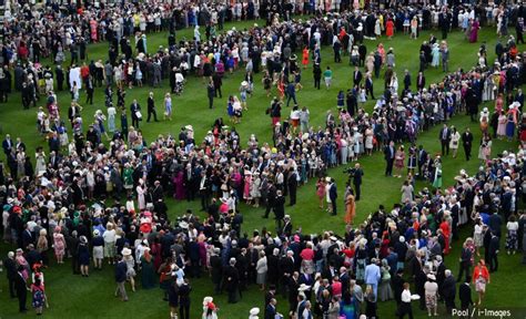 The King hosts the first Garden Party of his reign at Buckingham Palace ...