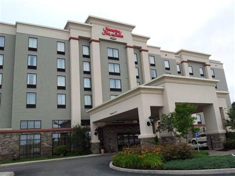 Hampton Inn & Suites by Hilton Moncton - Hotel Reviews, Deals - New ...