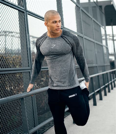 Devant Seamless Long Sleeve T-Shirt - Black #Gymshark | Gym outfit men ...