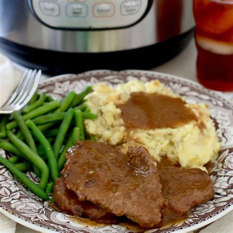 Instant Pot Cubed Steak and Gravy (+Video) | Recipe | Cube steak and ...