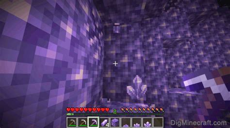 How to make an Amethyst Cluster in Minecraft