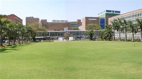 AIIMS Delhi to Go Fully Digital From April 2023; Will Accept Smartcards ...