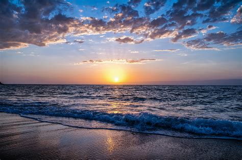 Beach During Sunset · Free Stock Photo