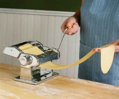 Best Pasta Maker Reviews & Buying Guide | KitchenSanity