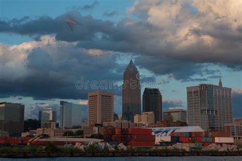 Cleveland Ohio Skyline at Sunset Editorial Photography - Image of river ...