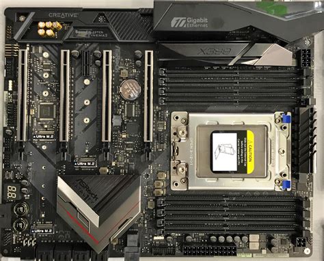 ASRock Demos X399 ‘ThreadRipper’ Motherboards: M.2, U.2, 10 GbE, & More