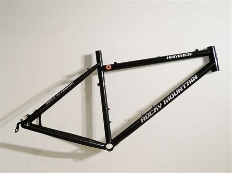 File:Bicycle frame mtb hardtail.jpg - Wikimedia Commons