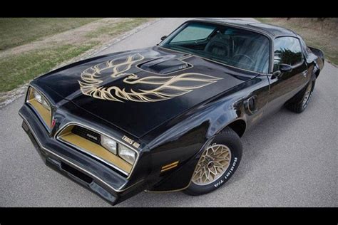 1977 Pontiac Firebird Trans Am: The Star of "Smokey and the Bandit ...