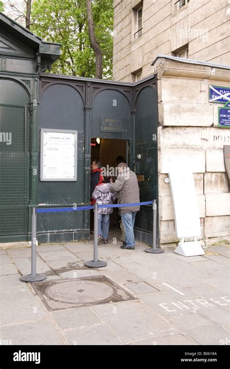 Entrance to the underground catacombs Paris France Stock Photo - Alamy