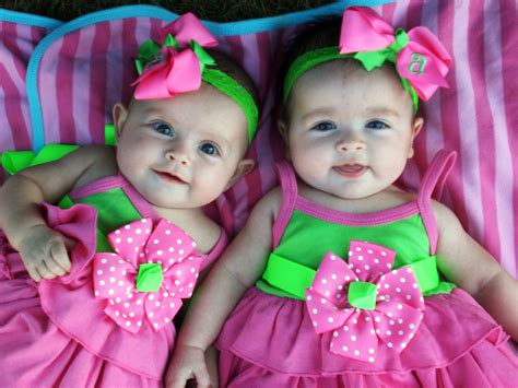 25 Most Beautiful & Cute Twins Baby Pictures