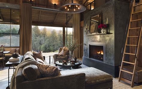 Small woodsy cabin features a cozy farmhouse style in Napa Valley ...