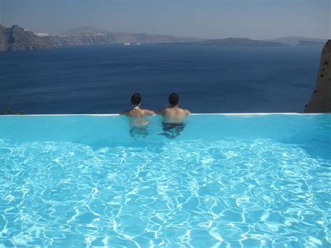 Infinity pool, Oia, Santorini - Greek Islands | Greek islands, Infinity ...