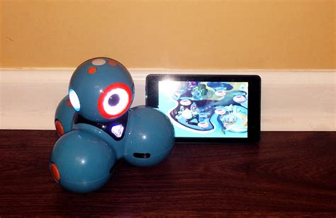 Encourage STEM Learning and Robotics with the NEW Dash Robot ...