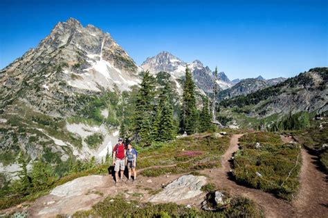 12 Great Hikes in North Cascades National Park – Earth Trekkers