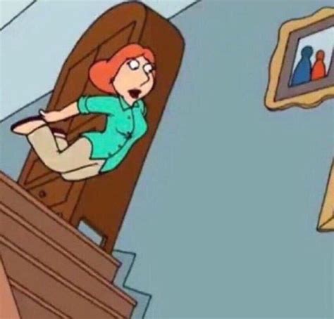 Lois Falling Down Stairs - Meming Wiki